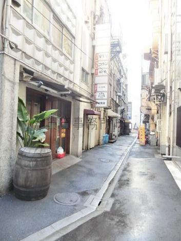 落ち着いた環境の背面エリア