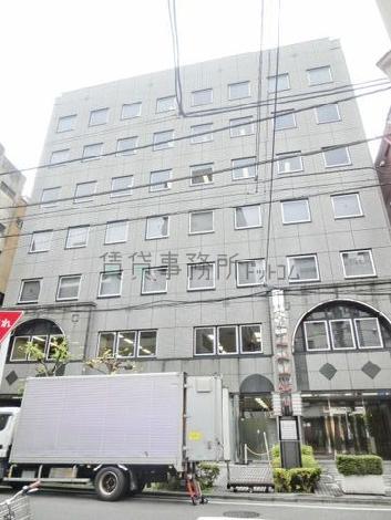 窓が綺麗に配置されています