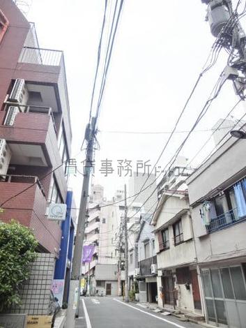 前面通りの様子