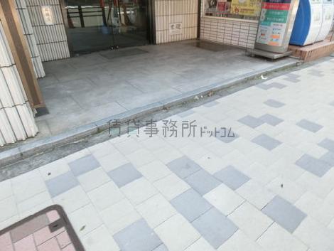 正面玄関