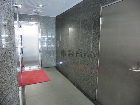 光沢のある石目で構成