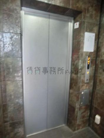 乗り場前