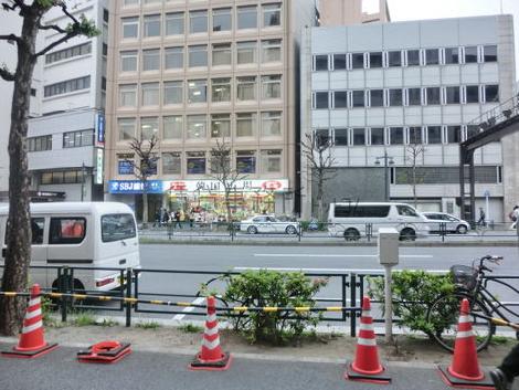 正面玄関前