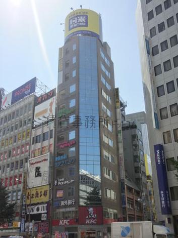 ガラス張りの面もあり美しいがあります