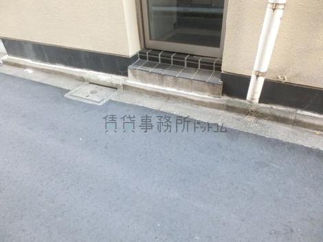 玄関周りの床面です