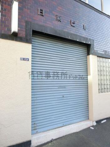 夜間の防犯対策にシャッターを用意