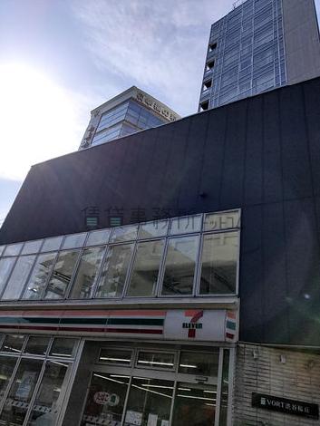１階にはセブンイレブンが入居