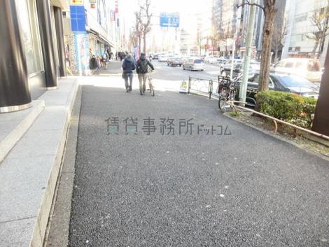 幅広い歩道