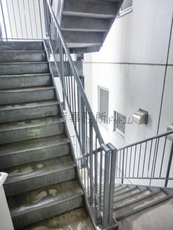 屋外階段です