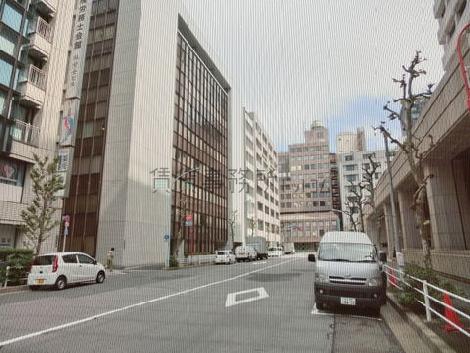 前面のとおりはとても広いです