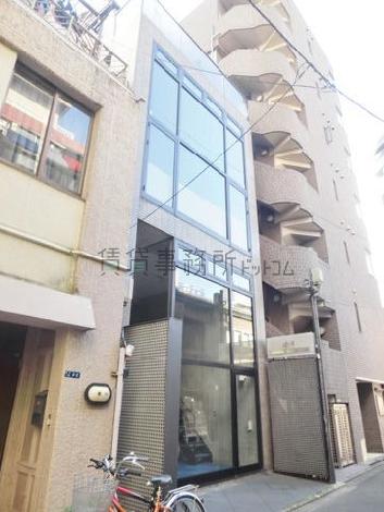 無駄な凹凸のないフラット面で設計