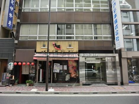 正面から見た物件です。右手が入口です