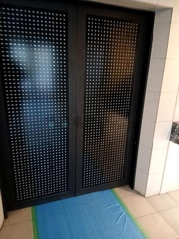 オートロックの先にエレベーターホール