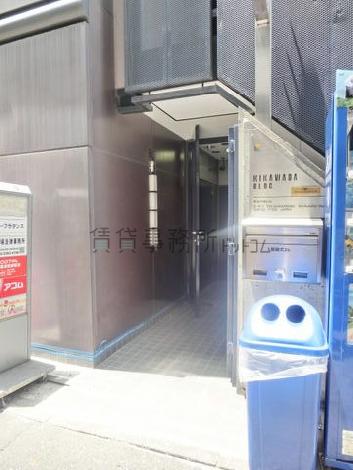 玄関前
