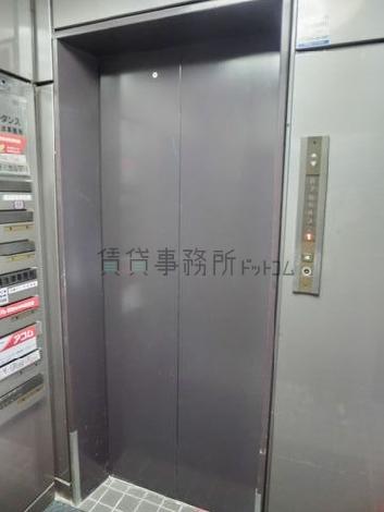 乗り場前