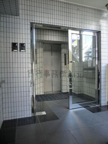 両扉開きます