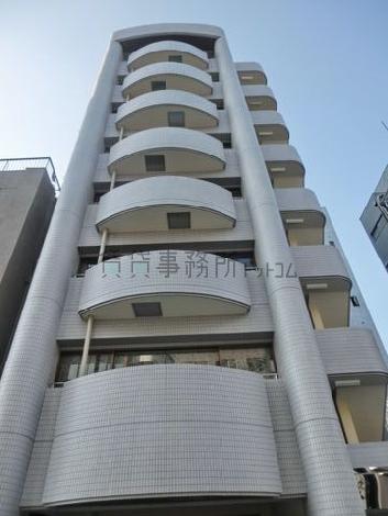 通り面にバルコニー