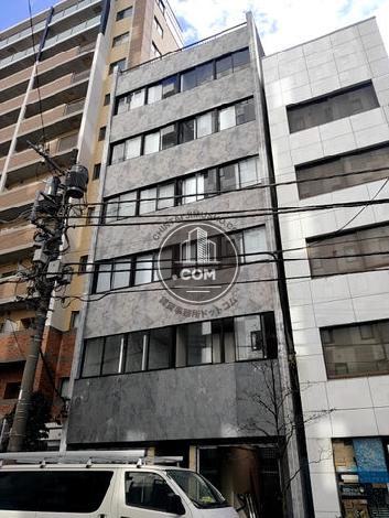 215ビルの外観写真