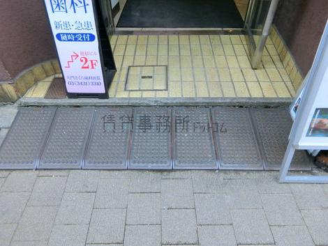 正面玄関