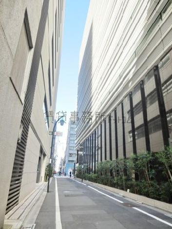 脇道奥からの様子