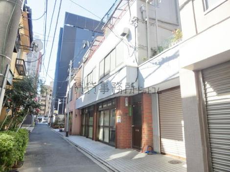 路地に面した通り