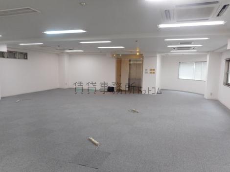 池袋ロイヤルビルの室内