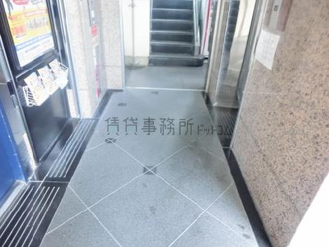 コンパクトサイズのエントランスになります