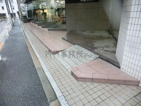 段差がありますが、スロープ部分があります
