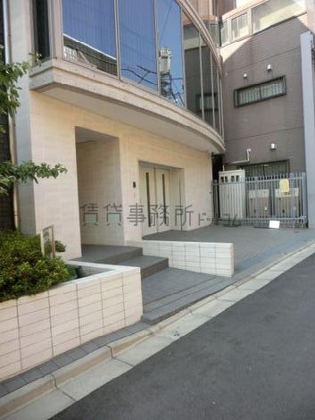 路地の奥から撮影