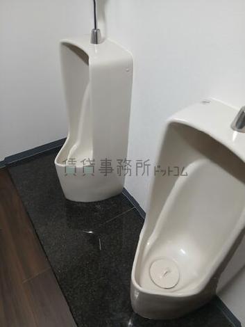 男子トイレ