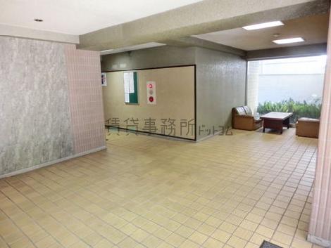 広々としたエントランスホールです