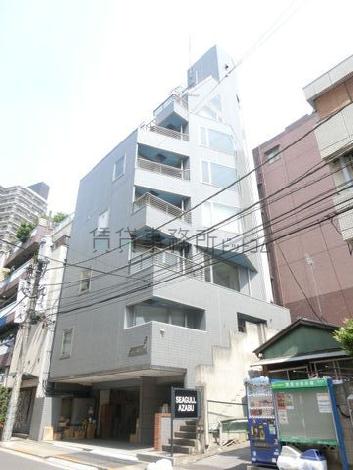 窓の多い側面
