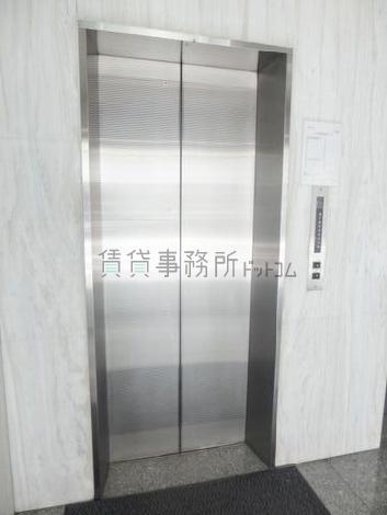 乗り場前