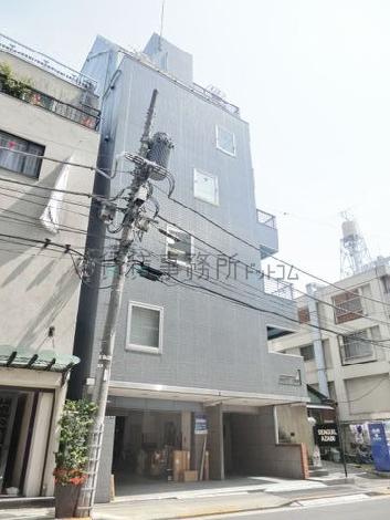 ブルグレーの外装で構成