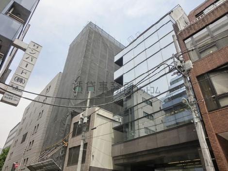 西向きの前面、日当たり良好です