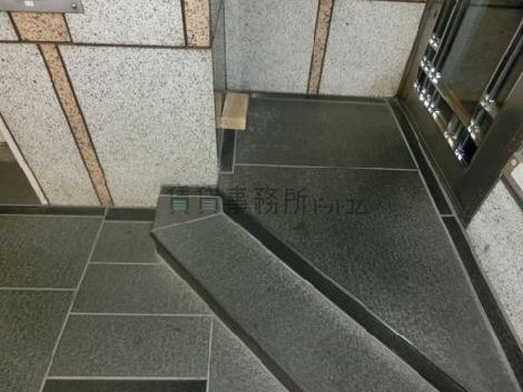 玄関前の段差です