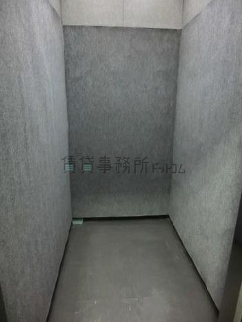 エレベーター内部の様子