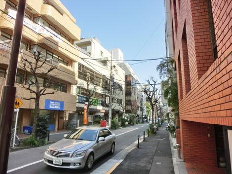 交通量はさほどありませｎ