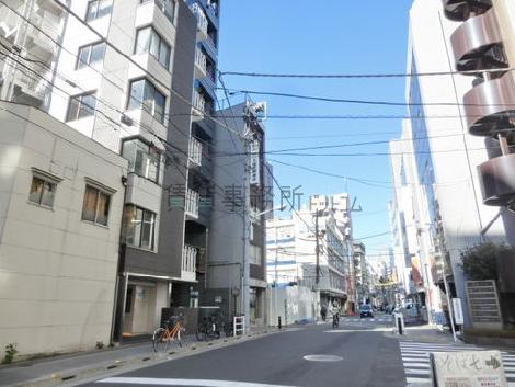 視野の広い玄関前通り