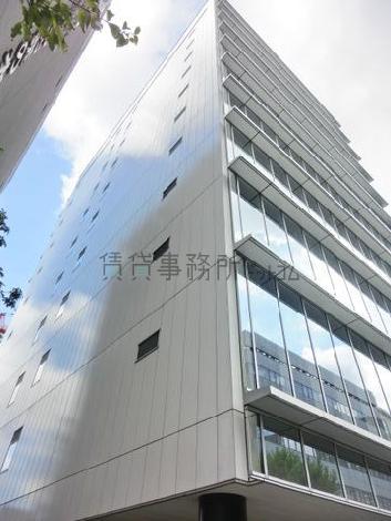 シャープなラインが美しいです