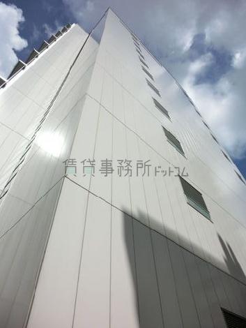 ホワイトで統一された側面