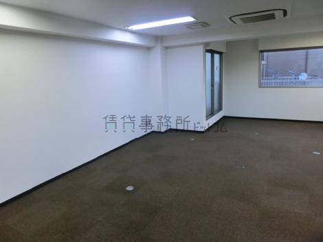 ISビルの室内