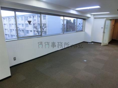ISビルの室内