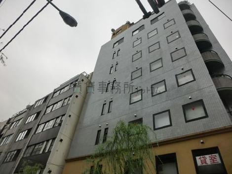 エントランス側の外壁です
