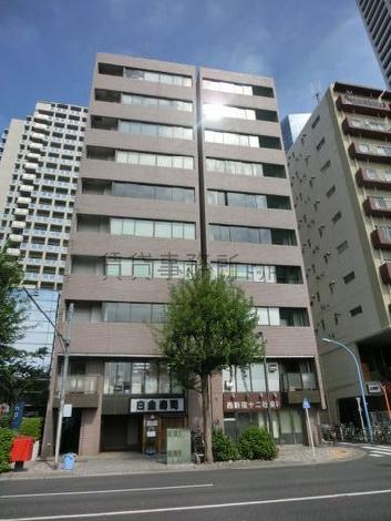 同じ建物が２棟並んでいます