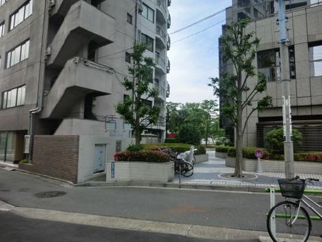 物件の東側です