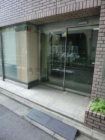 正面玄関は南側にあります