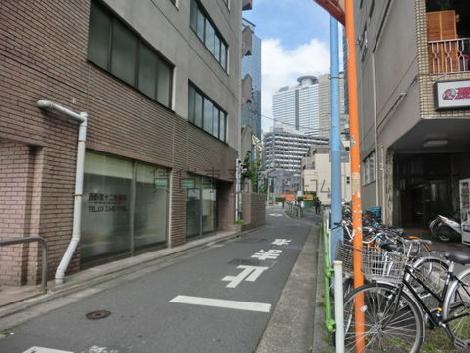 物件の裏には、新宿の高層タワー群が有ります
