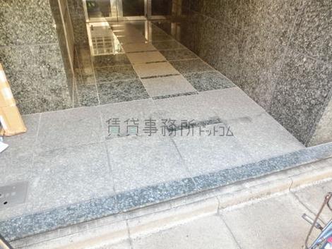 玄関口の床面です