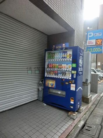 玄関横に自動販売機がありました